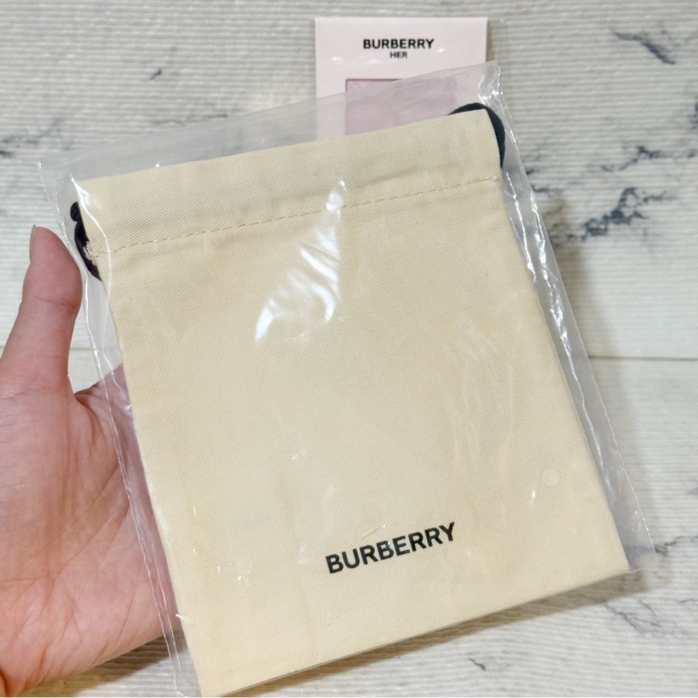 Burberry Her Pink Nail Wrap Stickers & Burberry Drawstring Canvas - Picture 5 of 12
